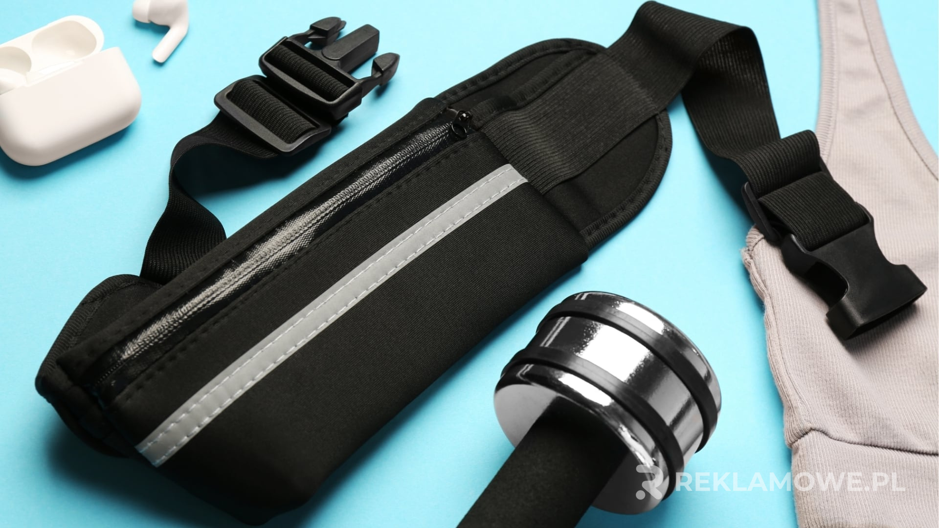 Nerkowe gadżety reklamowe na białym tle