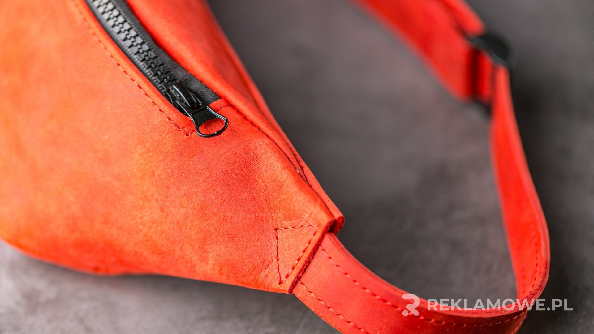 Porady dotyczące zakupu nerek reklamowych przez Internet