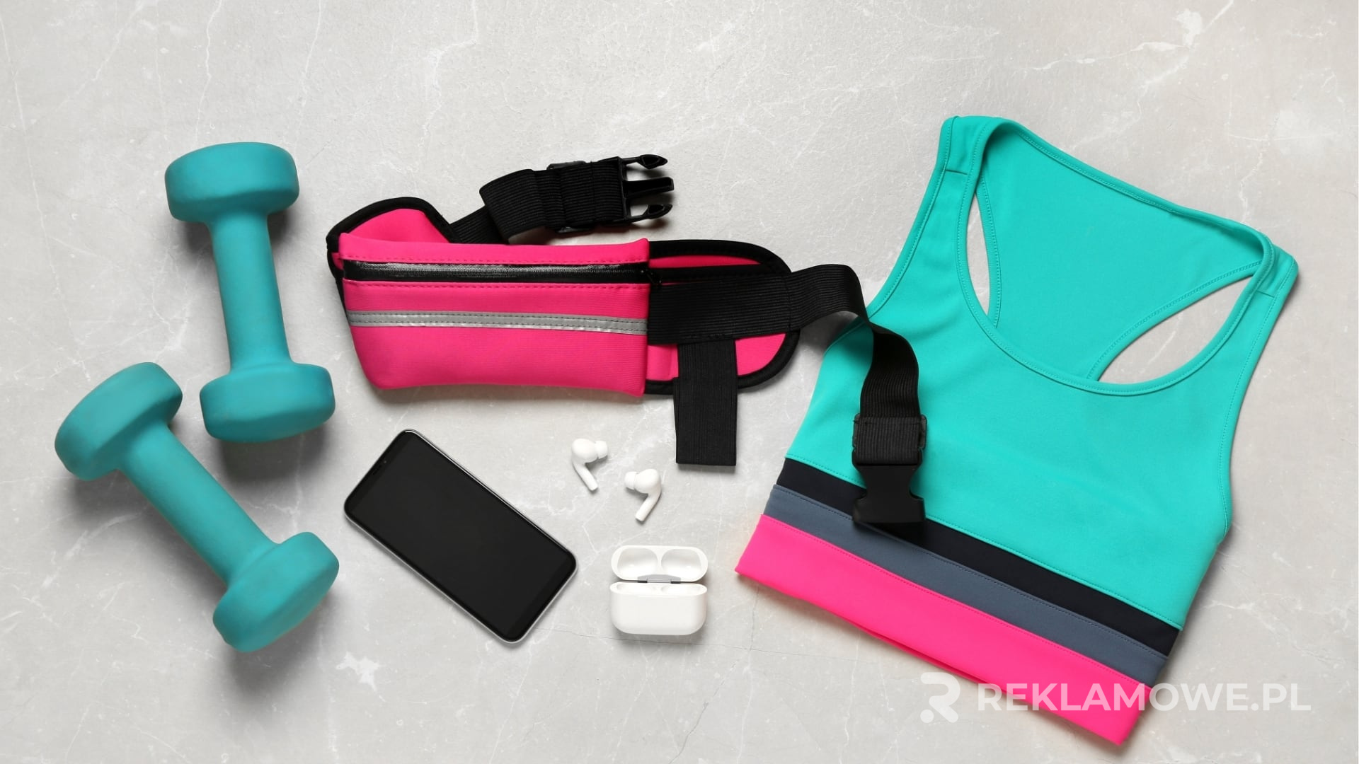 Energetyczne reklamy na ulicy